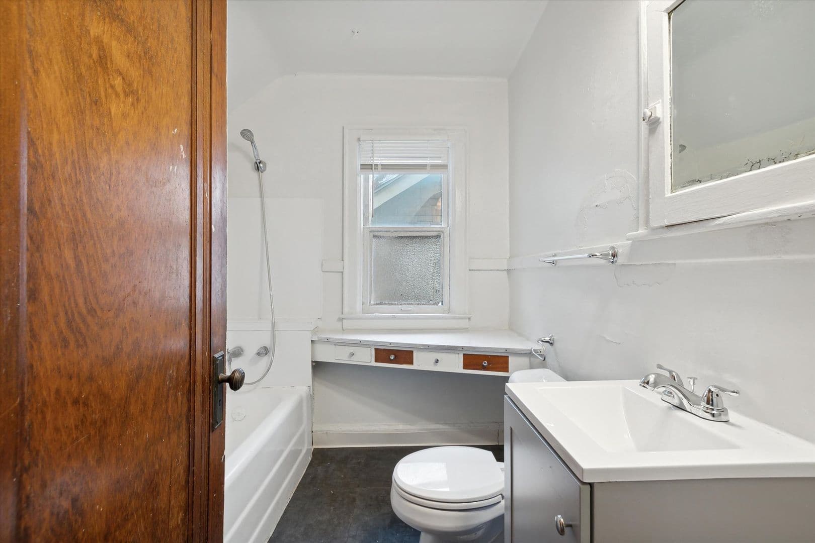 Detroit Apartment: 15758 Mendota