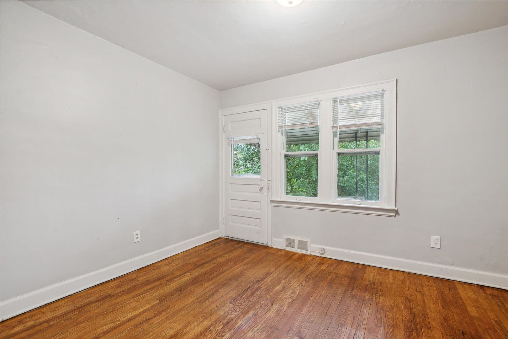 Detroit Apartment: 15758 Mendota