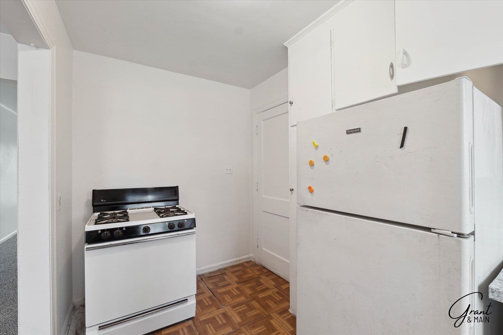 Detroit Apartment: 15818 Puritan