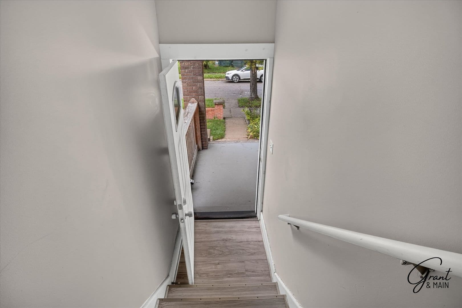 Detroit Apartment: 7426 - 7428 Dunedin