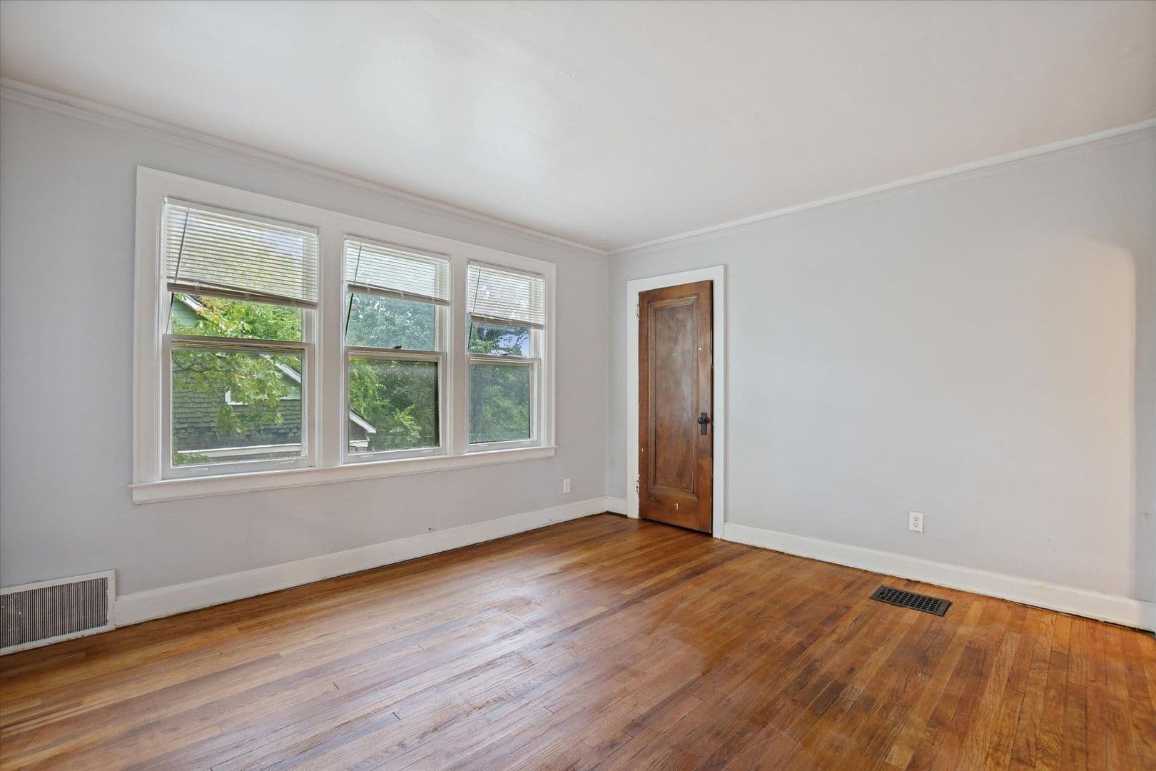 Detroit Apartment: 15758 Mendota