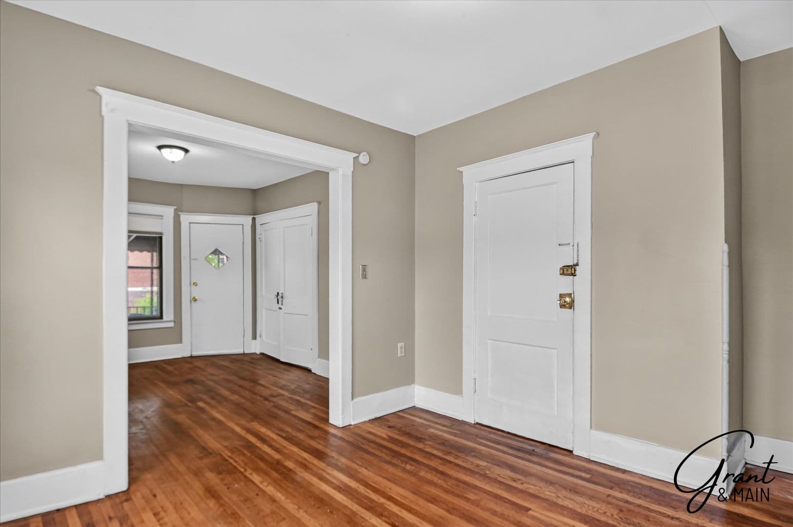 Detroit Apartment: 1943 W Bethune