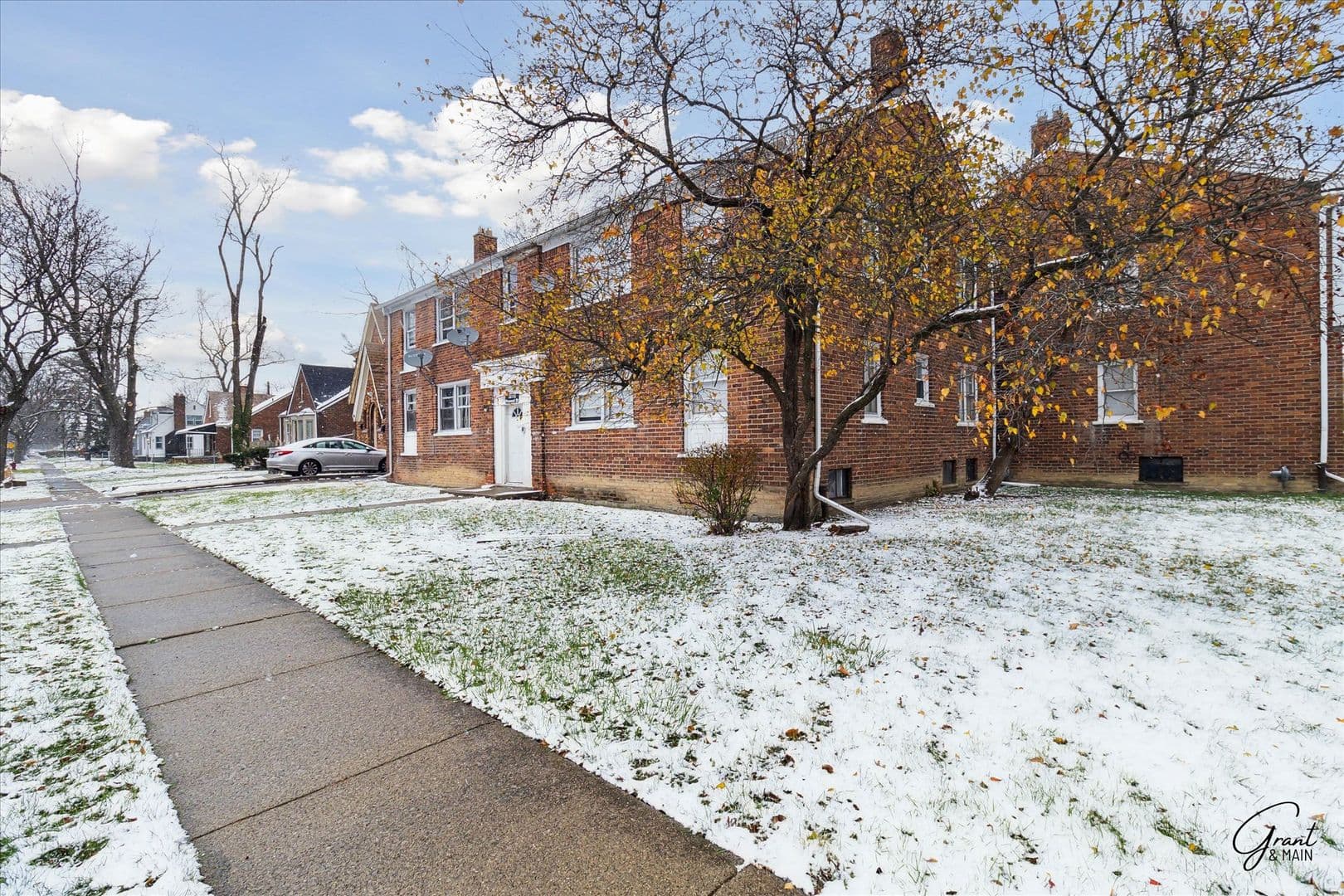 Detroit Apartment: 15818 Puritan