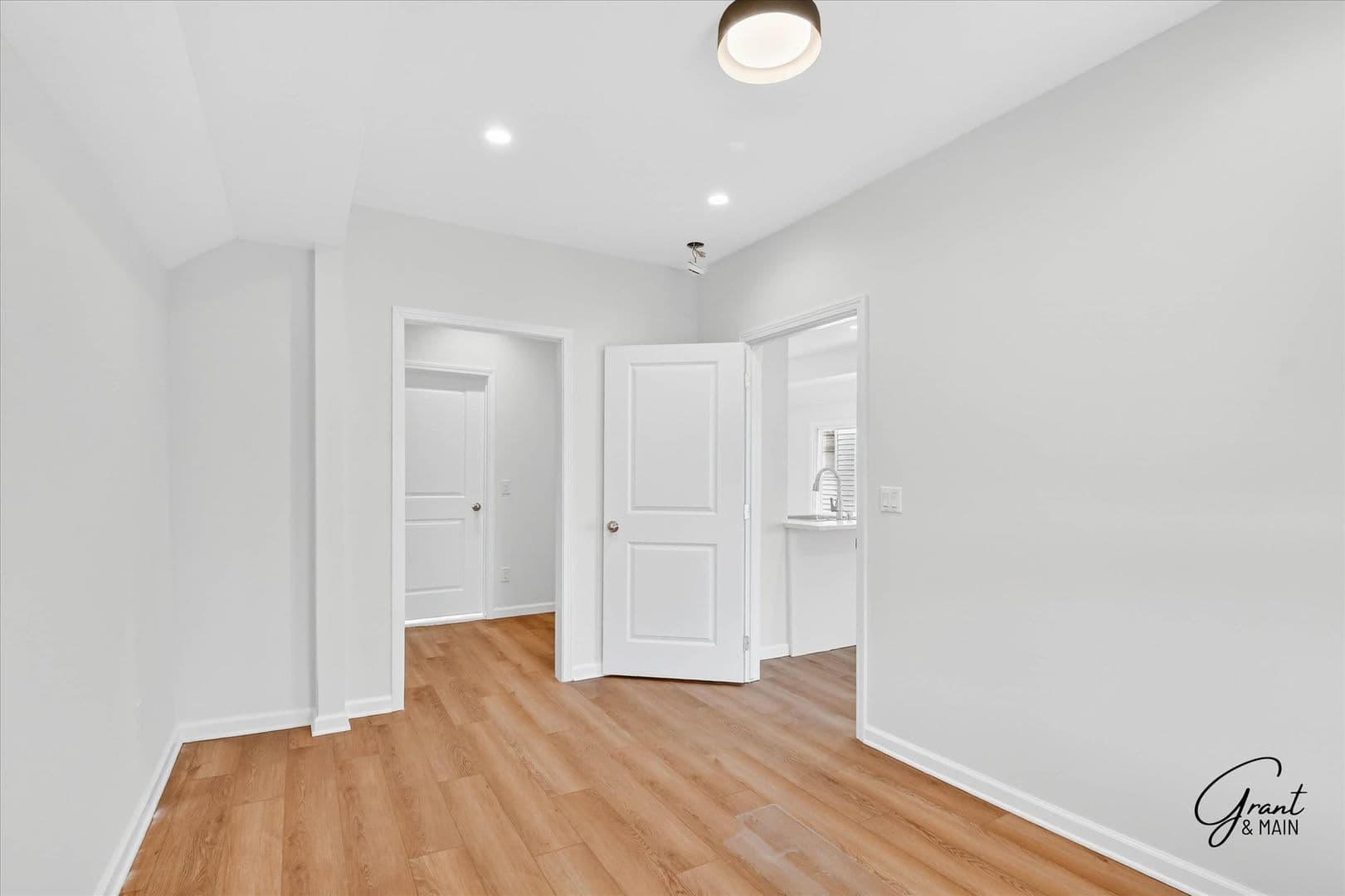 Hamtramck Apartment: 3175-3177 Jacob
