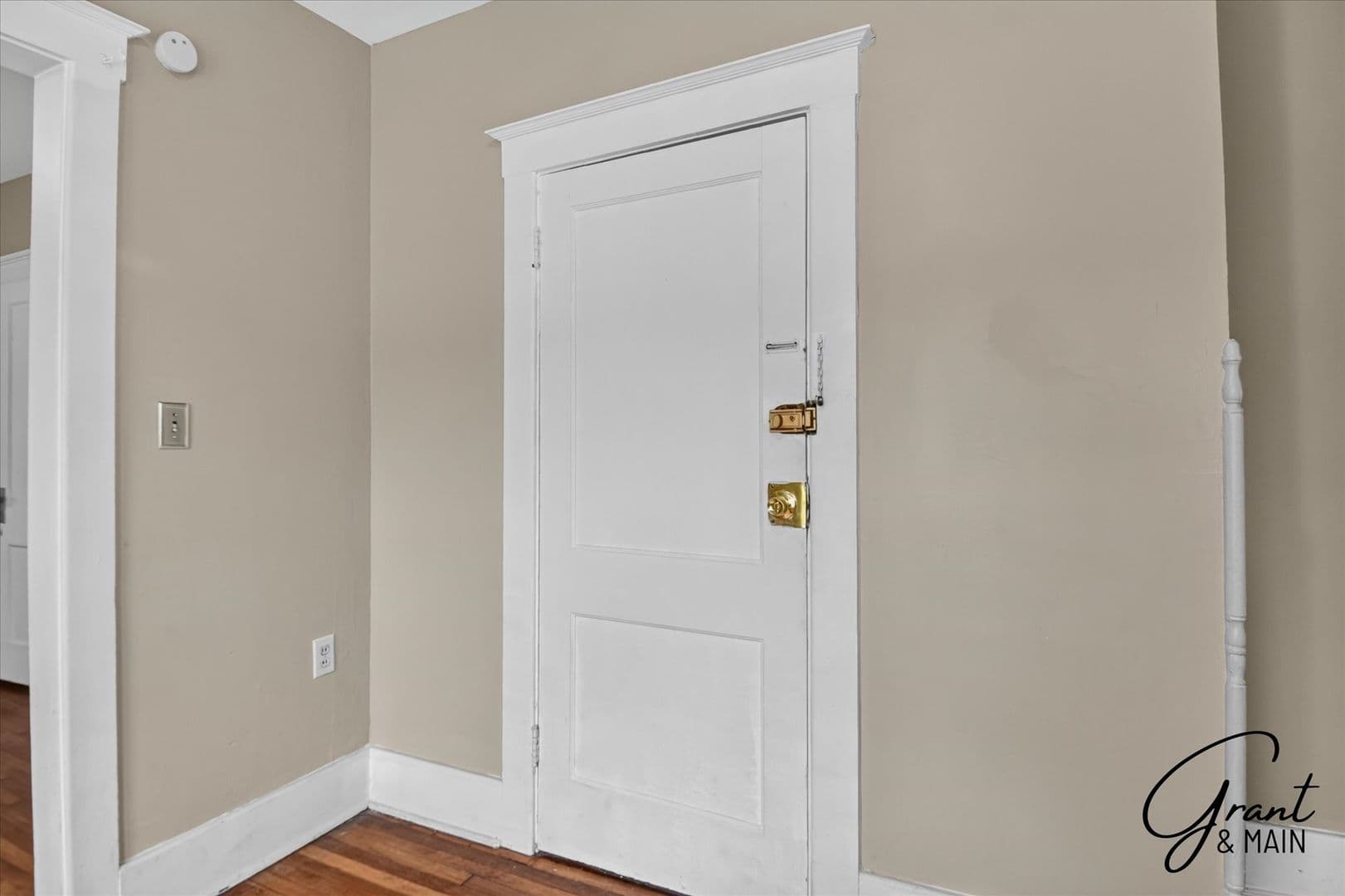 Detroit Apartment: 1943 W Bethune