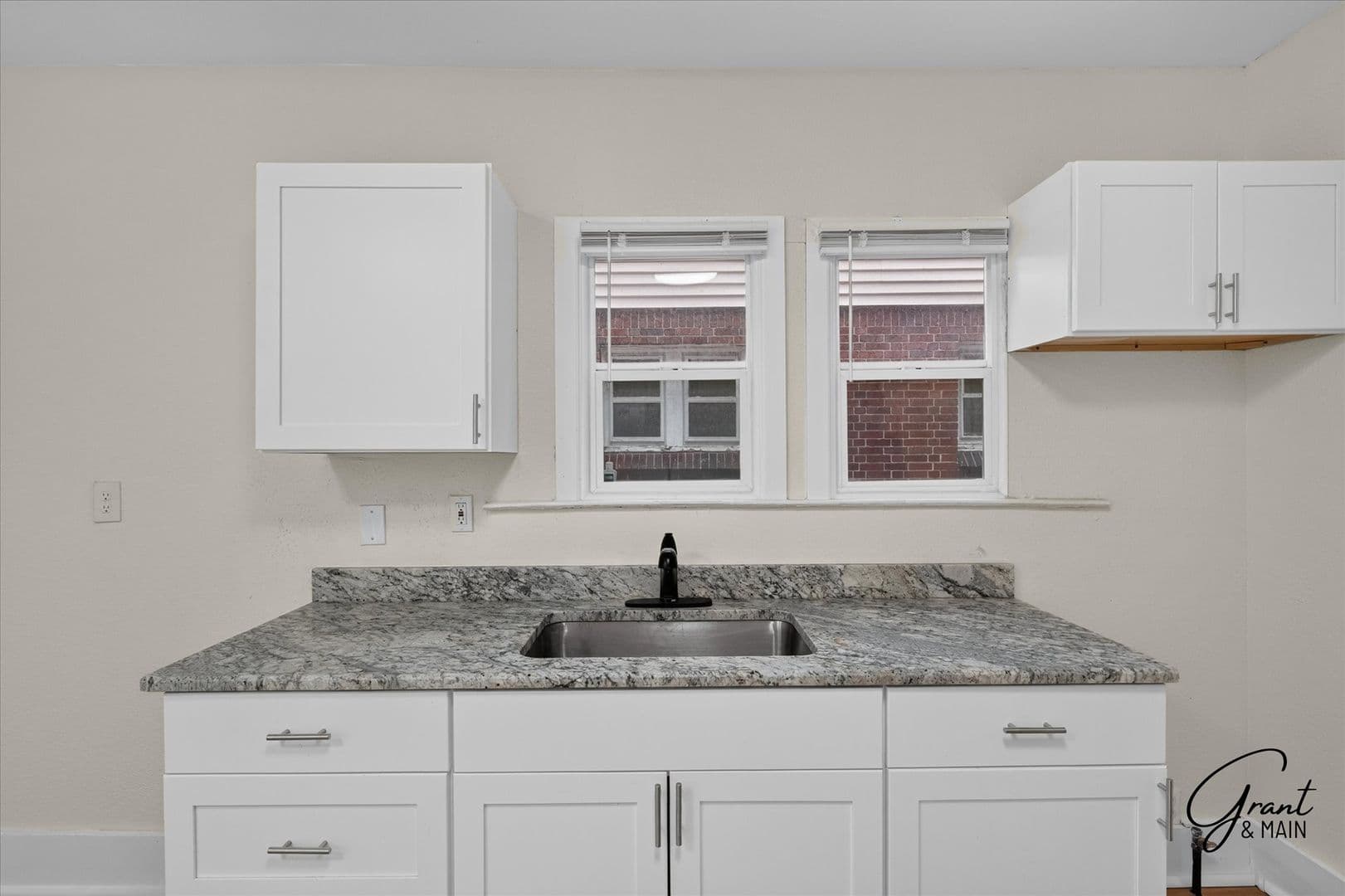 Detroit House: 2633 Burlingame St