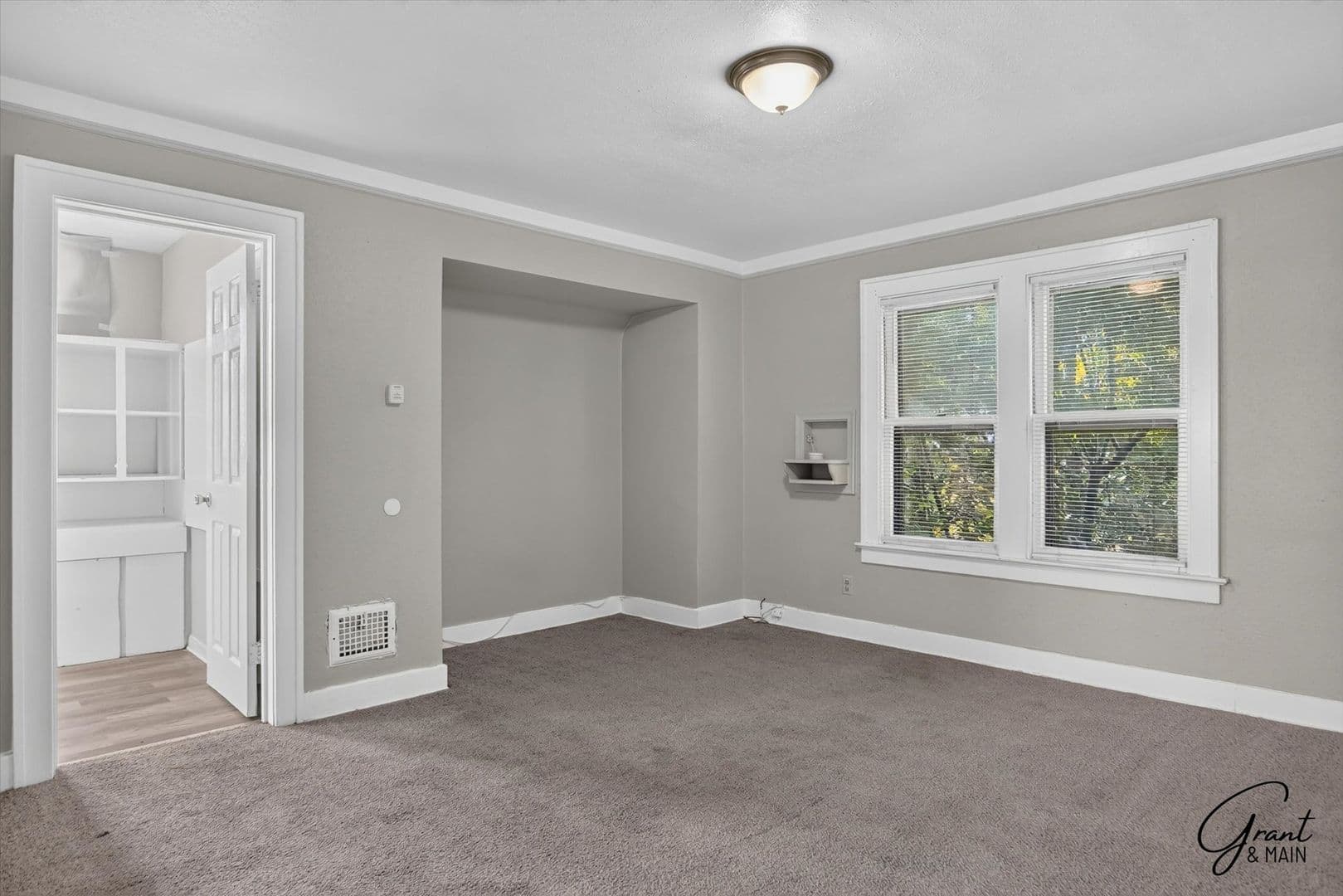 Detroit Apartment: 13528 Ardmore St
