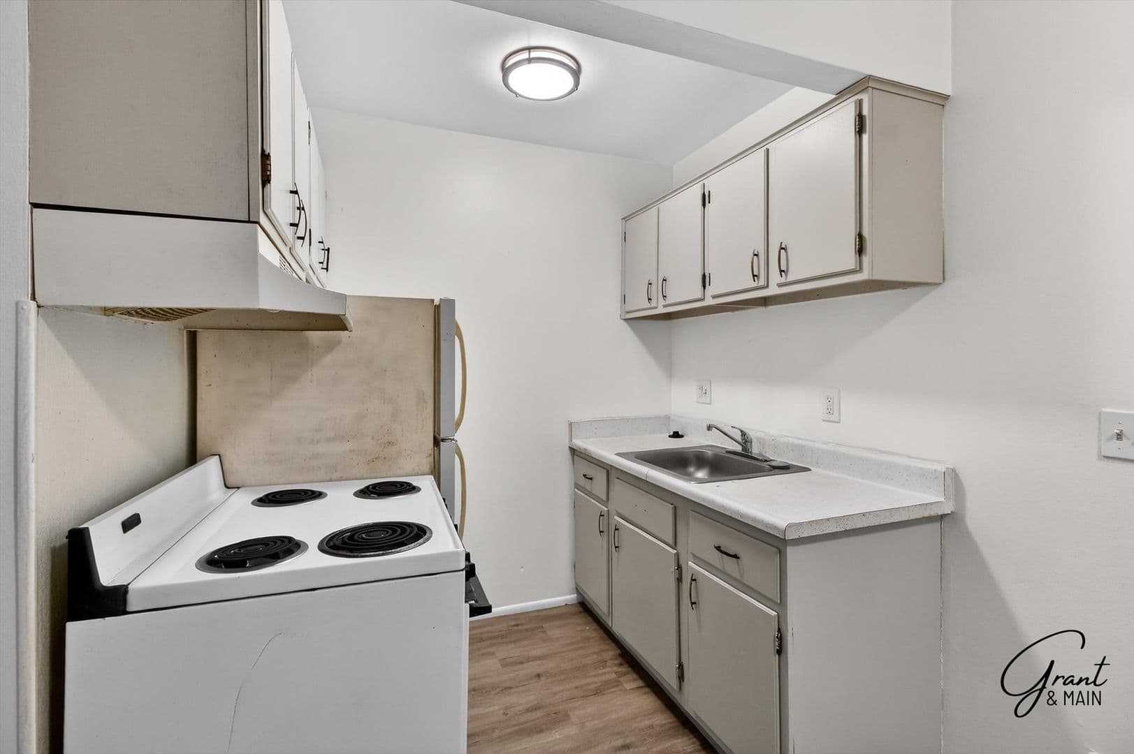 Detroit Apartment: 22330 W Warren