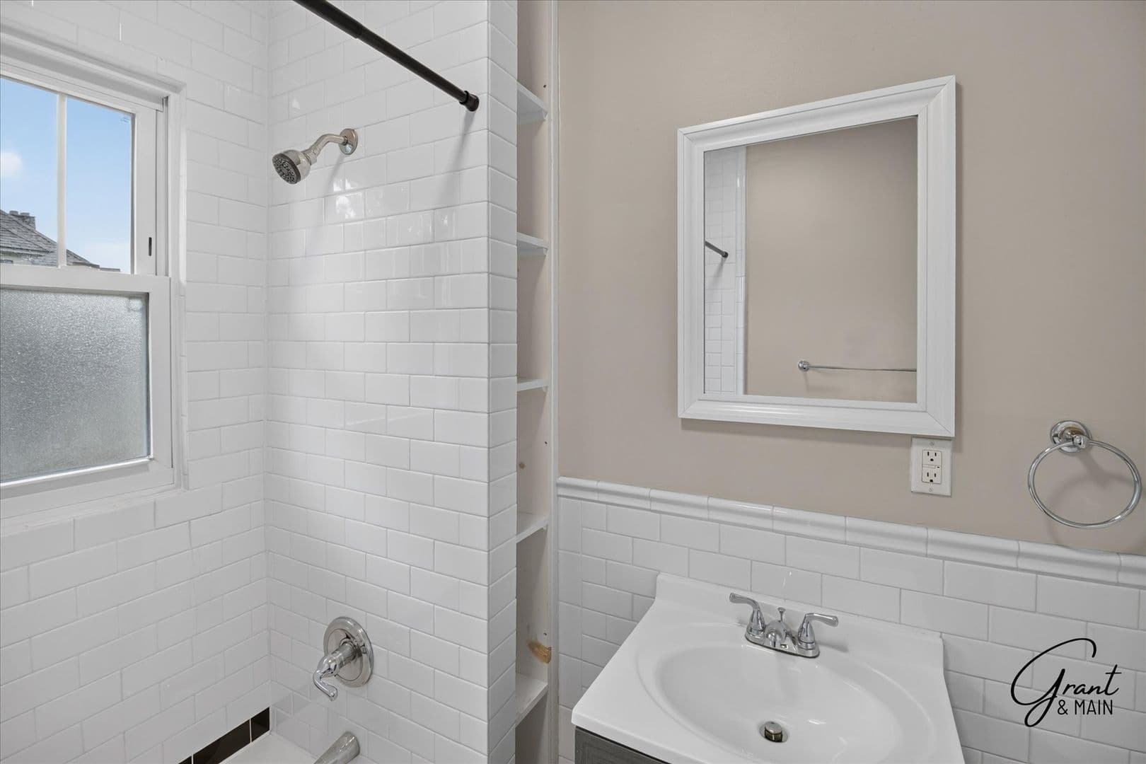 Detroit Apartment: 7426 - 7428 Dunedin