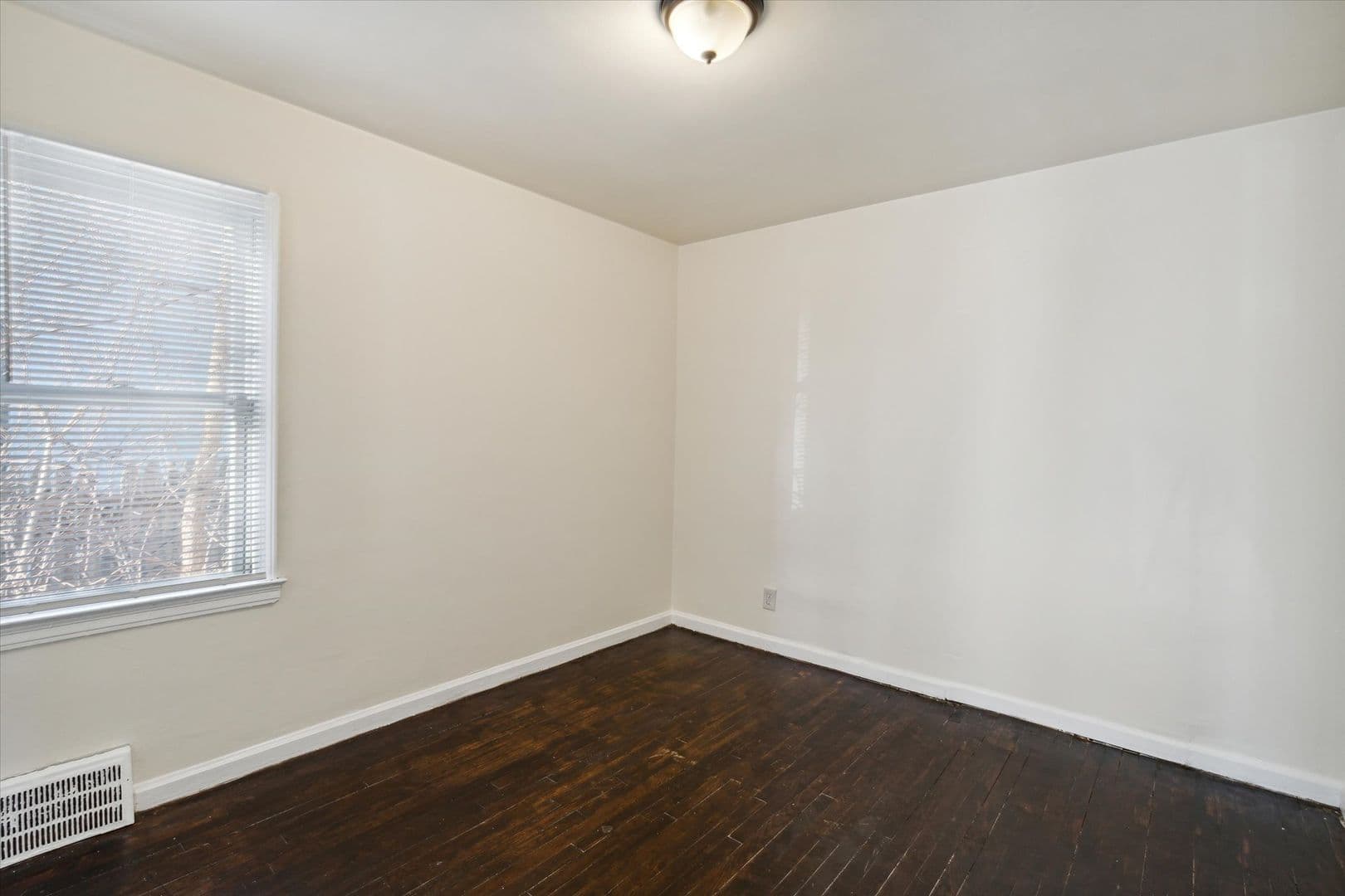 Detroit House: 8615 Strathmoor