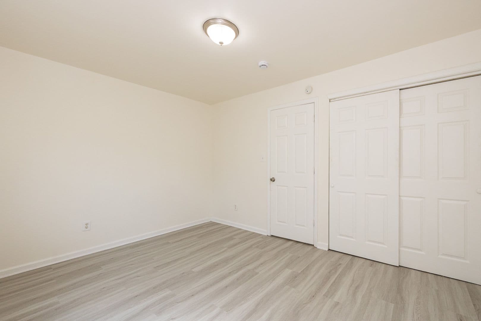 Detroit Apartment: 22330 W Warren