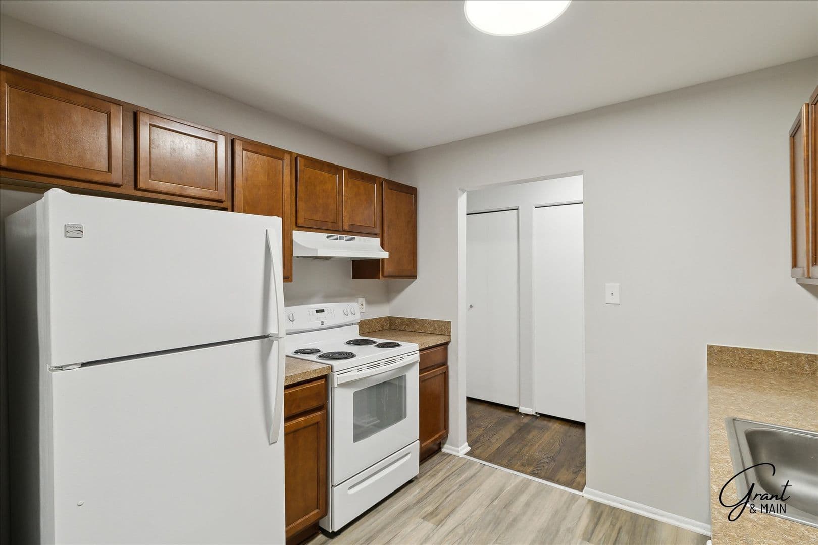 Ferndale Apartment: 271 E. Oakridge
