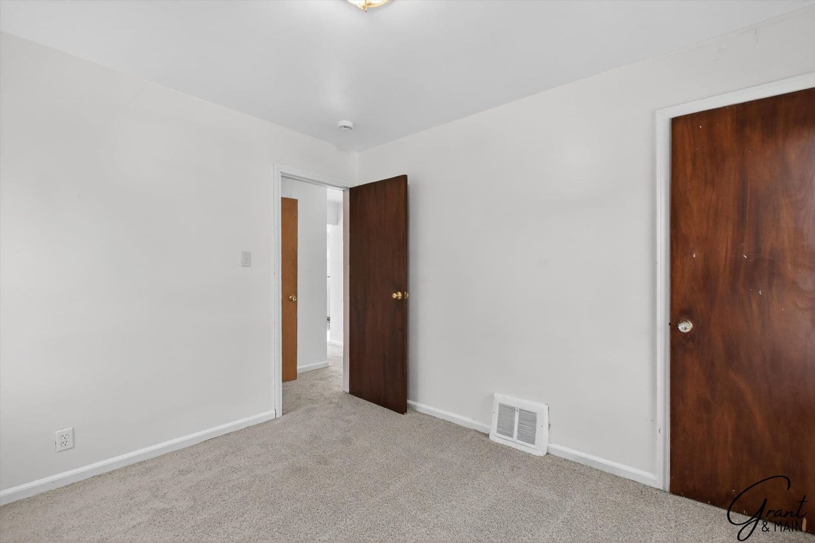 Detroit House: 20259 Oakfield