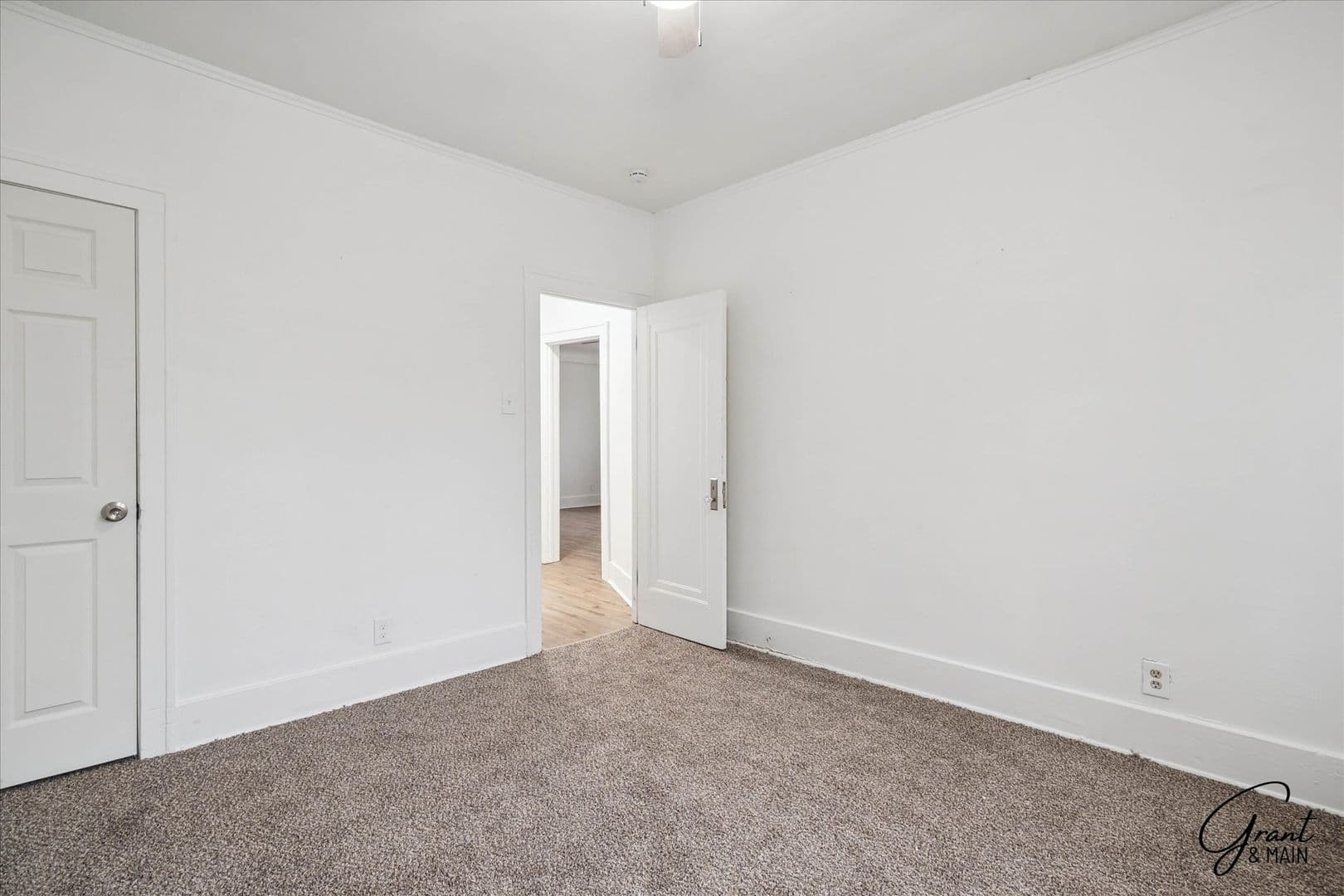Detroit Apartment: 2433 Pasadena St.