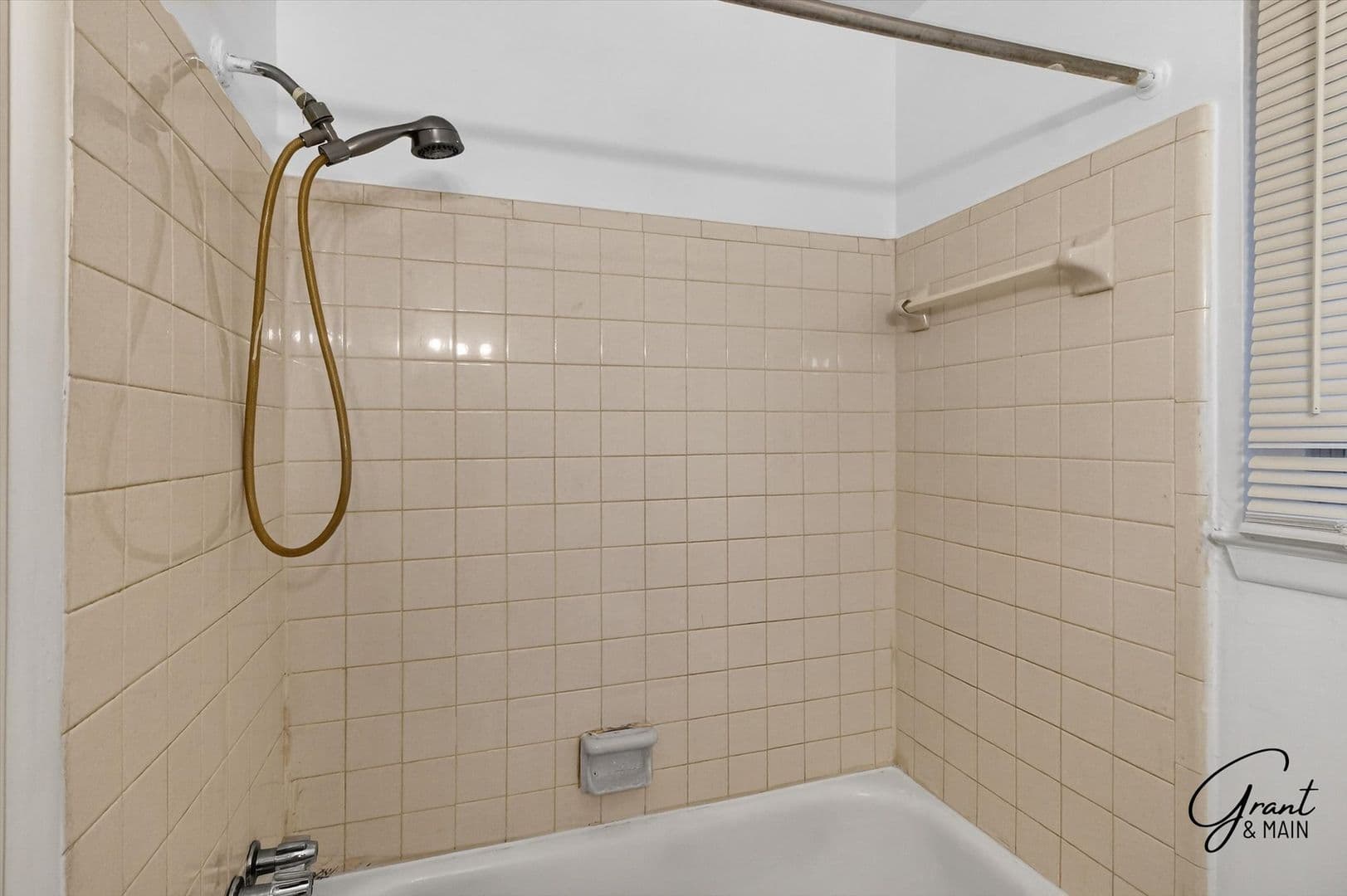 Detroit Apartment: 22330 W Warren