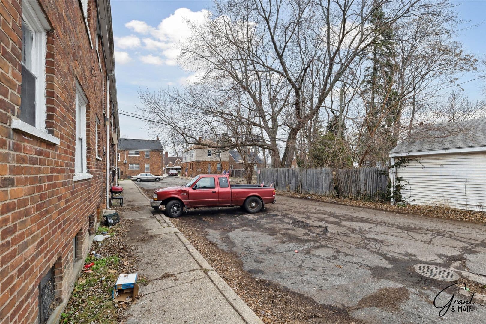Detroit Apartment: 15818 Puritan