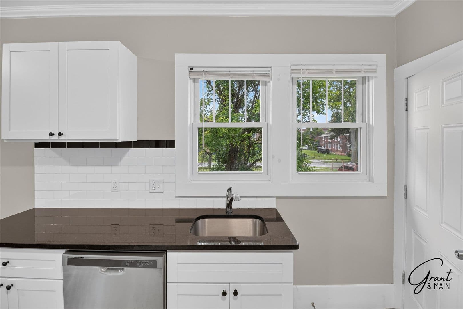 Detroit Apartment: 7426 - 7428 Dunedin