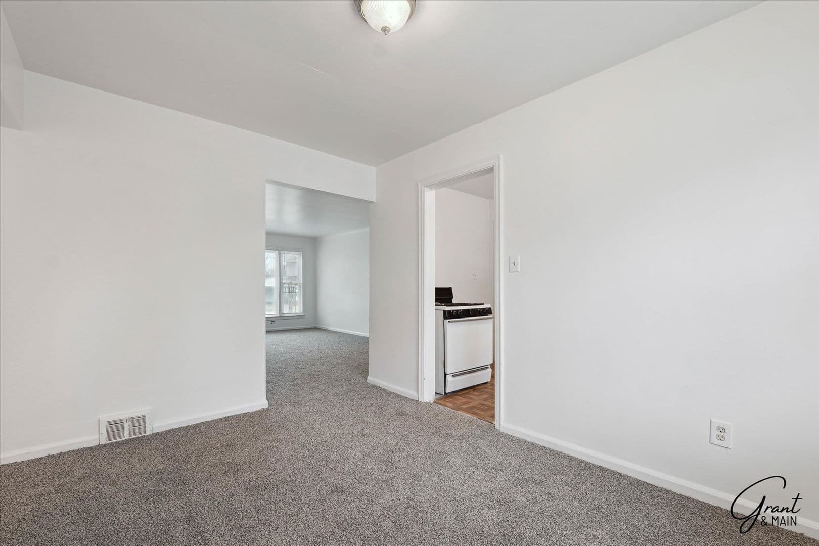 Detroit Apartment: 15818 Puritan