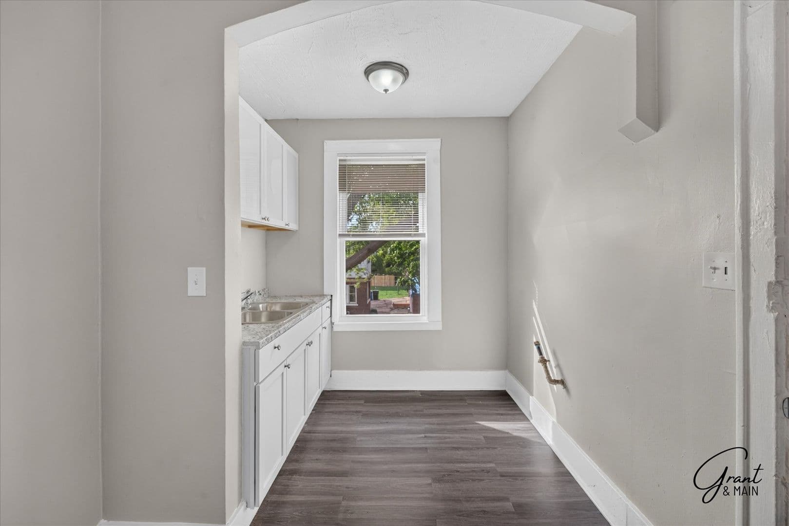 Detroit Apartment: 7005 - 7015 Eaton Street