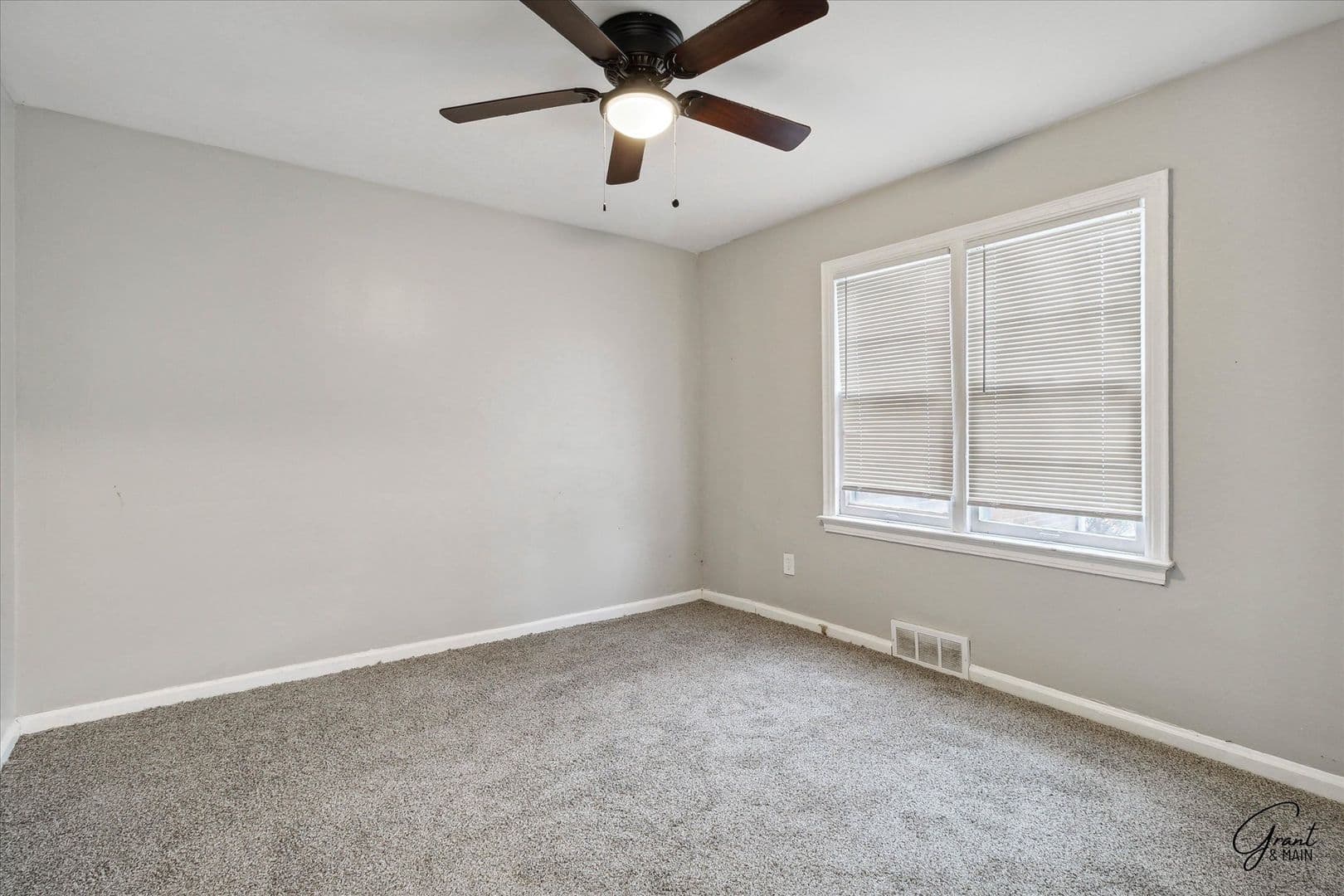 Detroit Apartment: 15818 Puritan