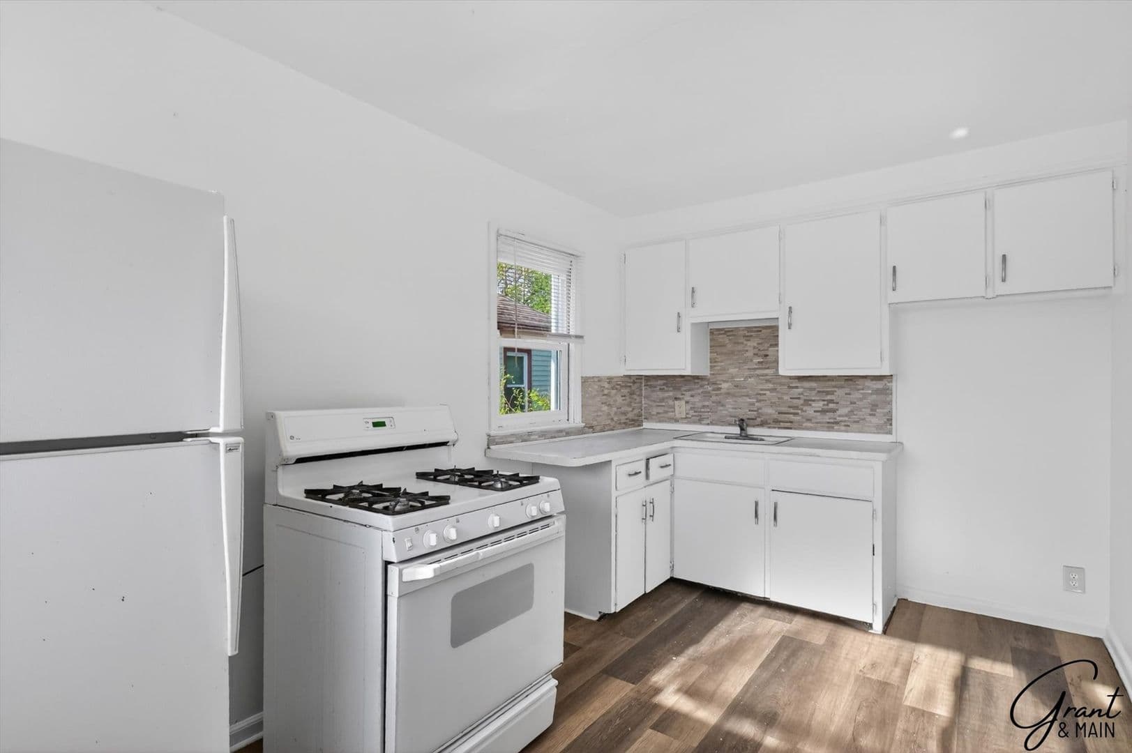 Detroit House: 20259 Oakfield