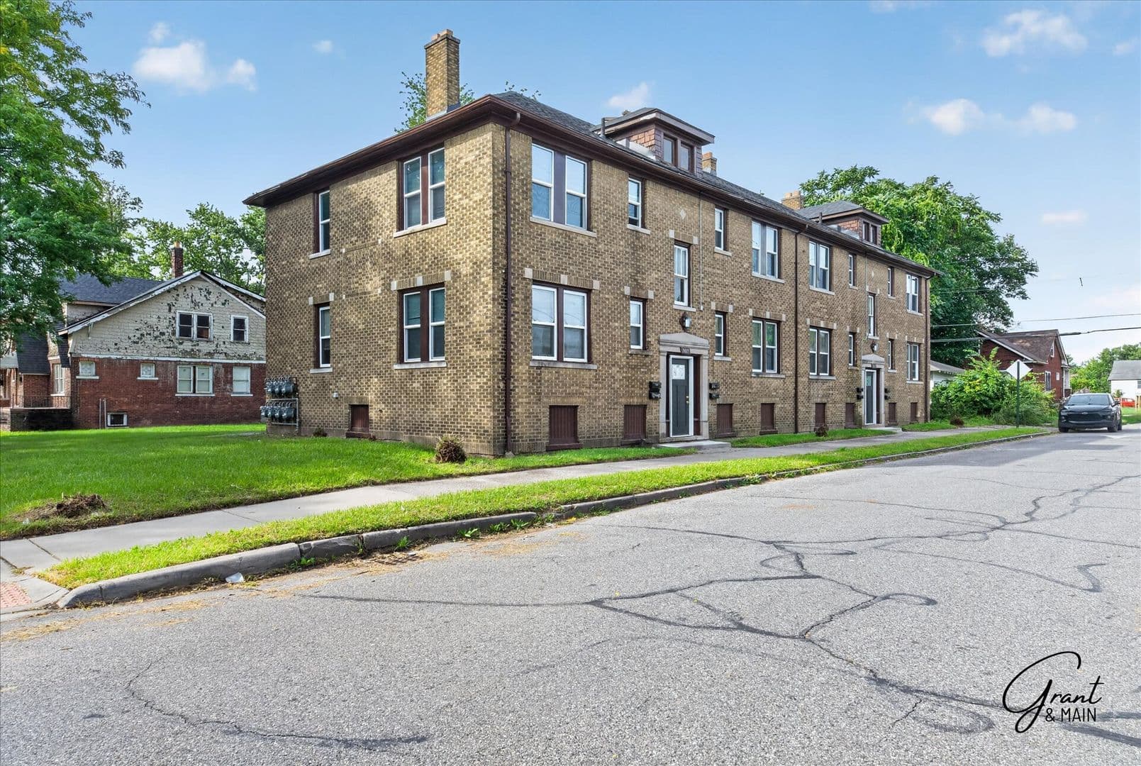 Detroit Apartment: 7005 - 7015 Eaton Street