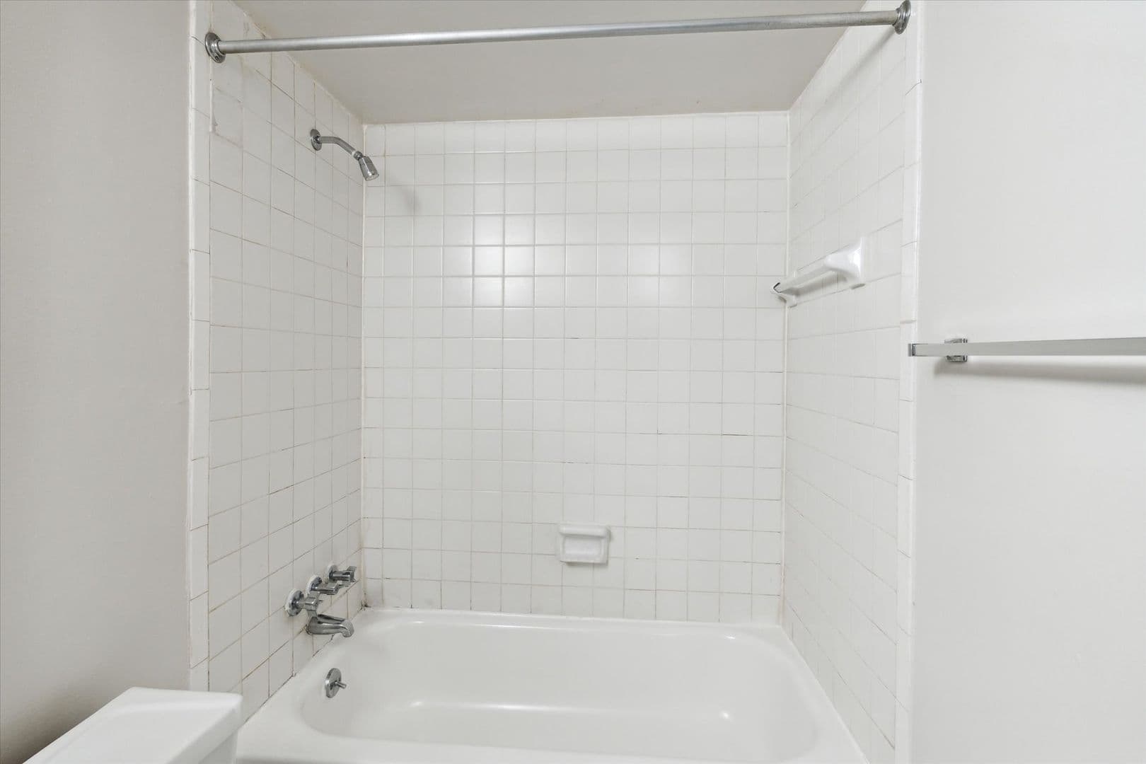Detroit Apartment: 23740 Fenkell