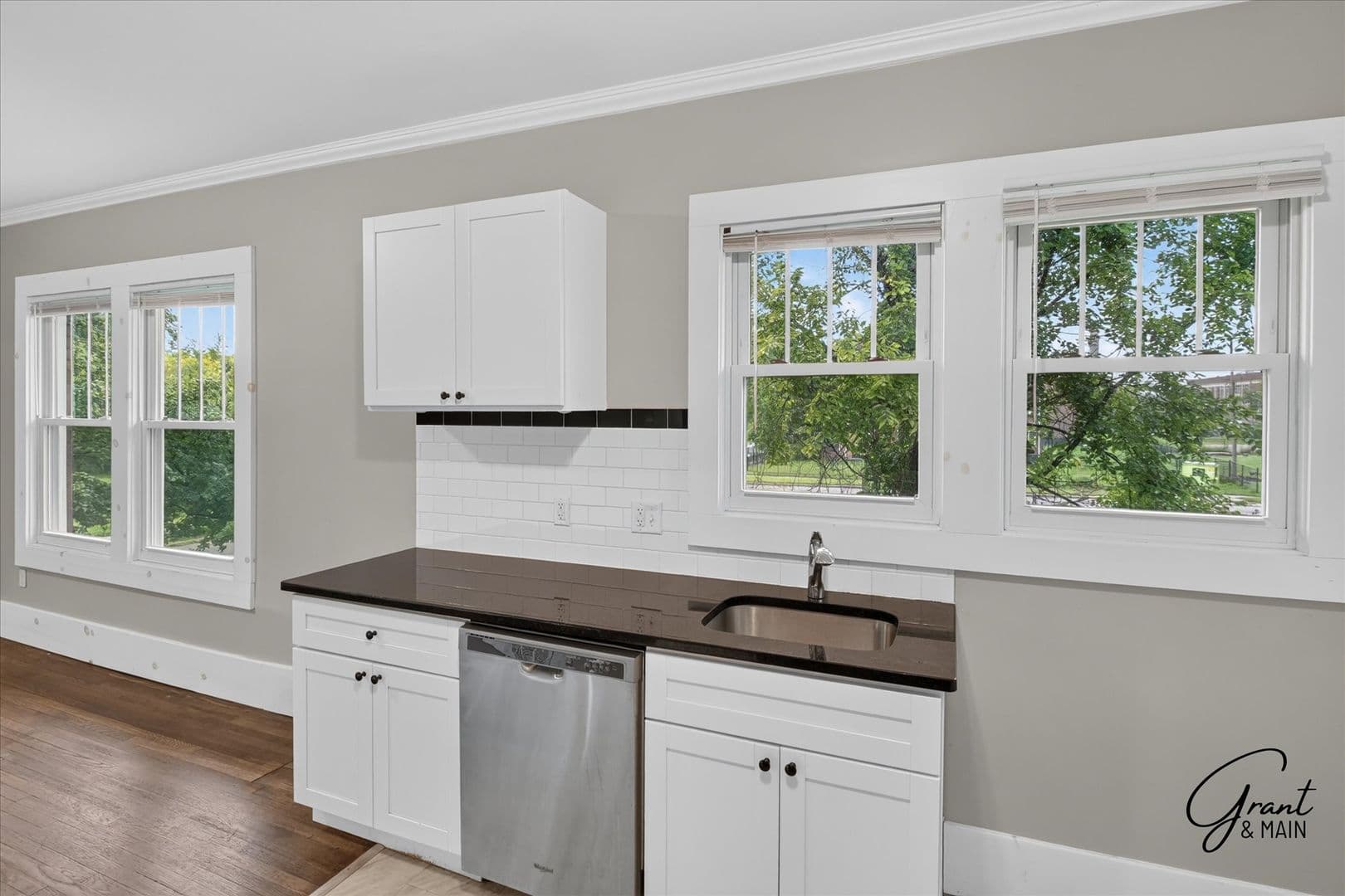 Detroit Apartment: 7426 - 7428 Dunedin