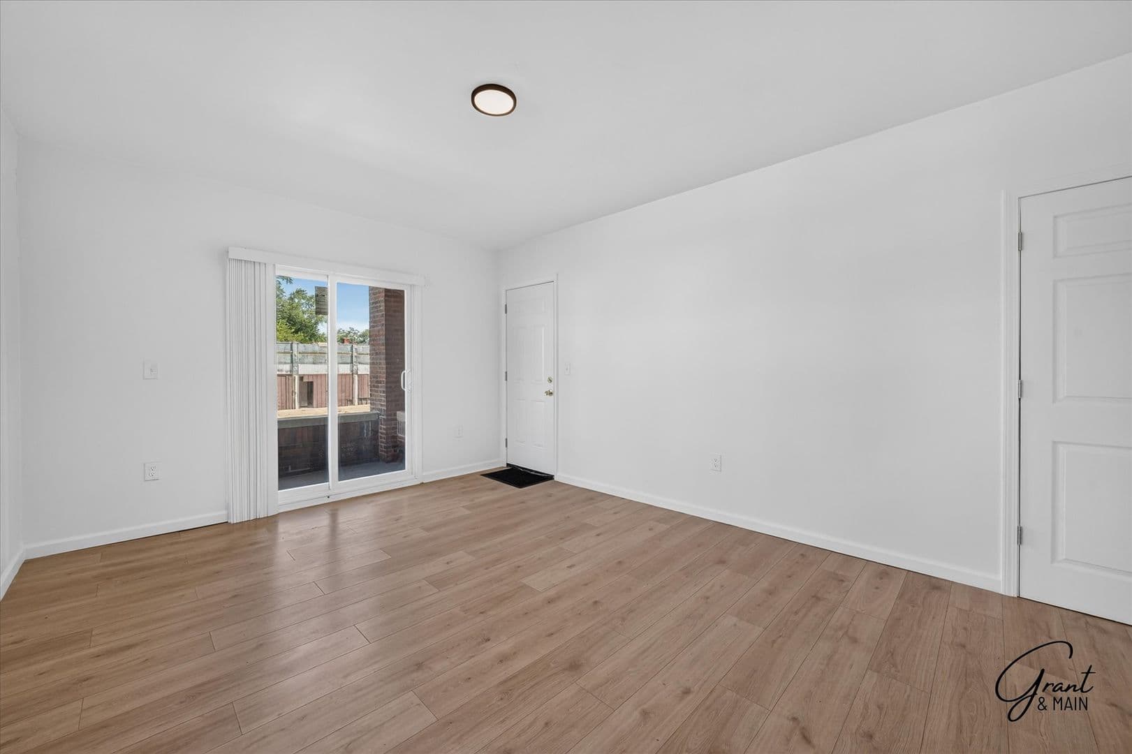 Detroit Apartment: 12932 Greiner