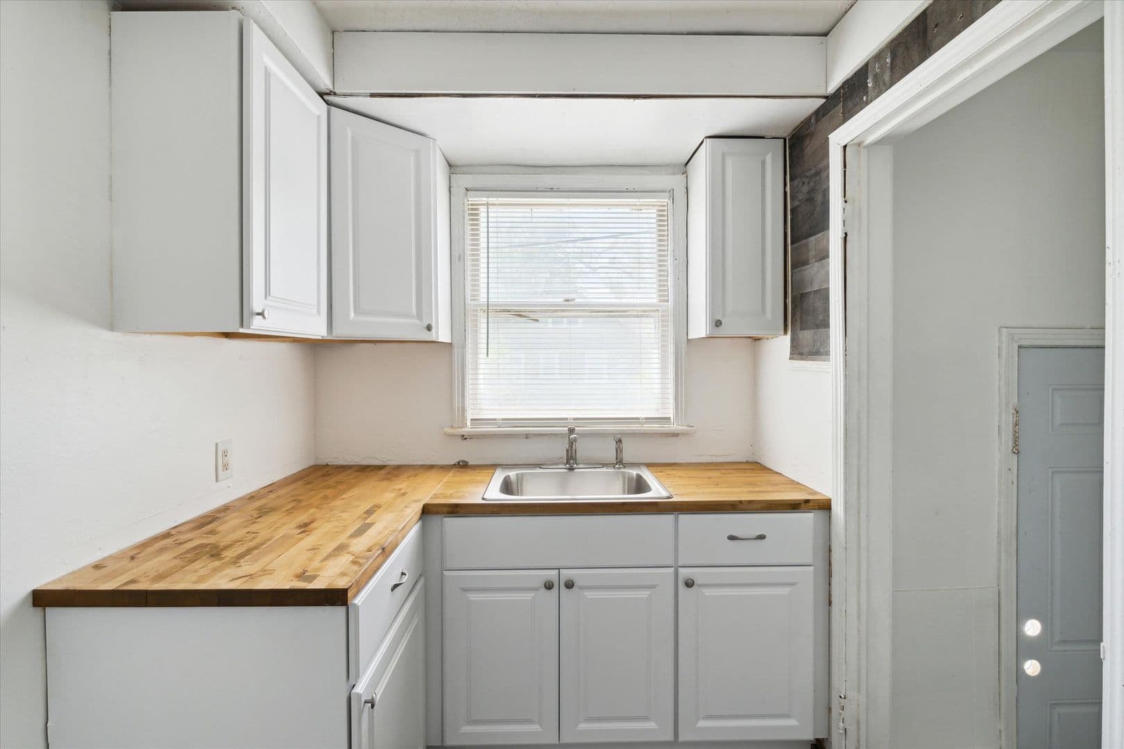 Detroit House: 19400 Harlow