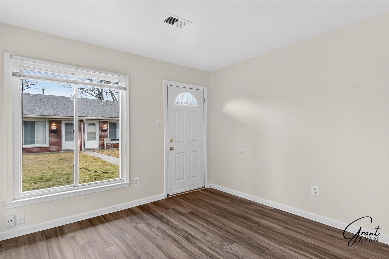 Garden City Apartment: 6409 Middlebelt