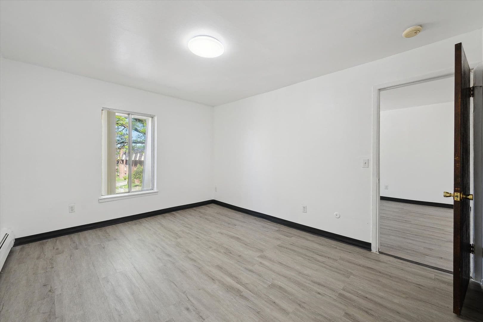 Detroit Apartment: 23740 Fenkell