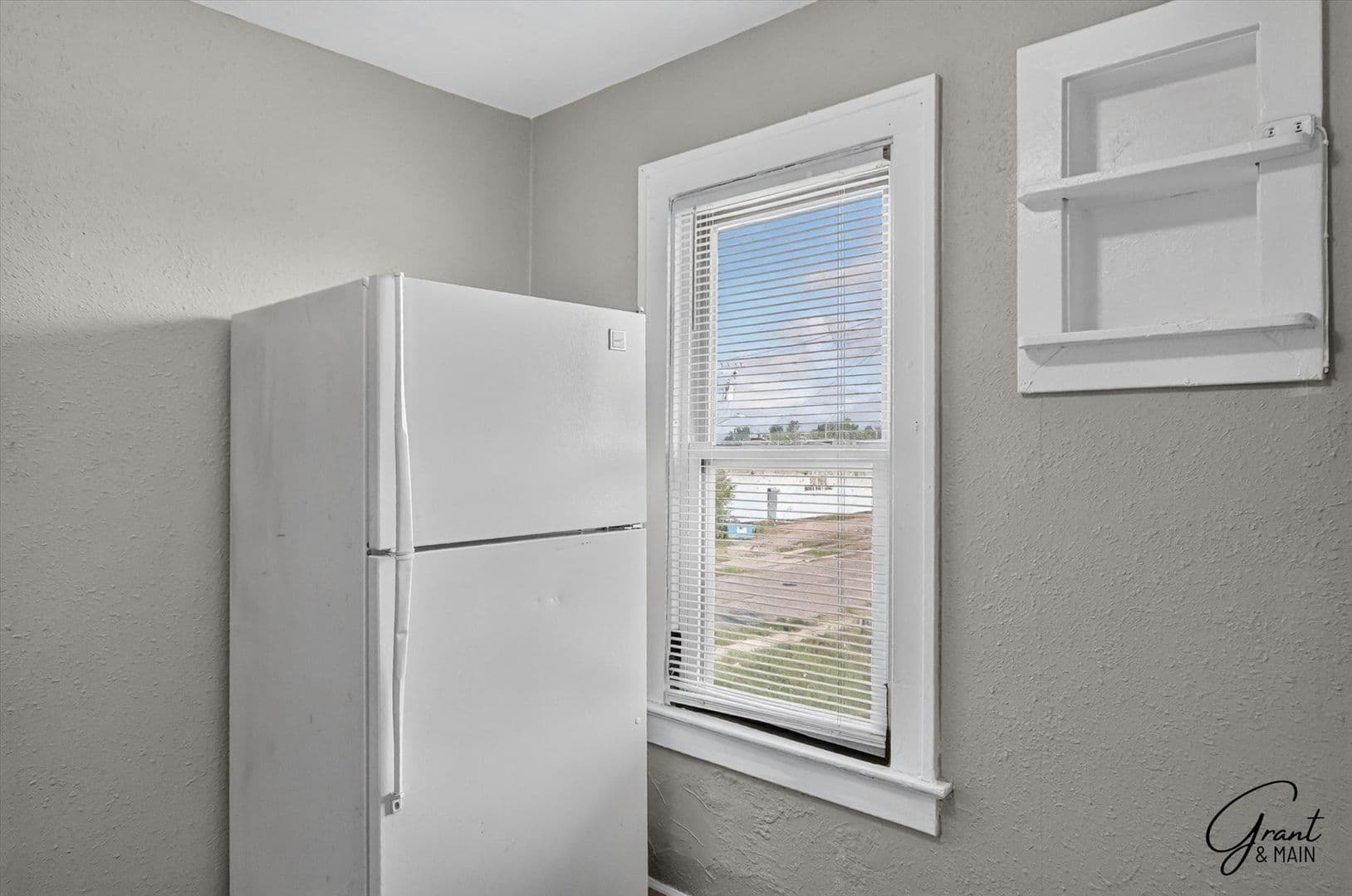 Detroit Apartment: 13528 Ardmore St