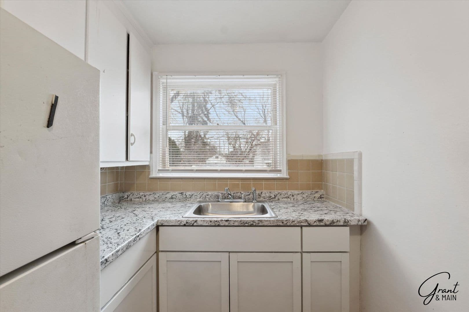 Detroit Apartment: 15818 Puritan
