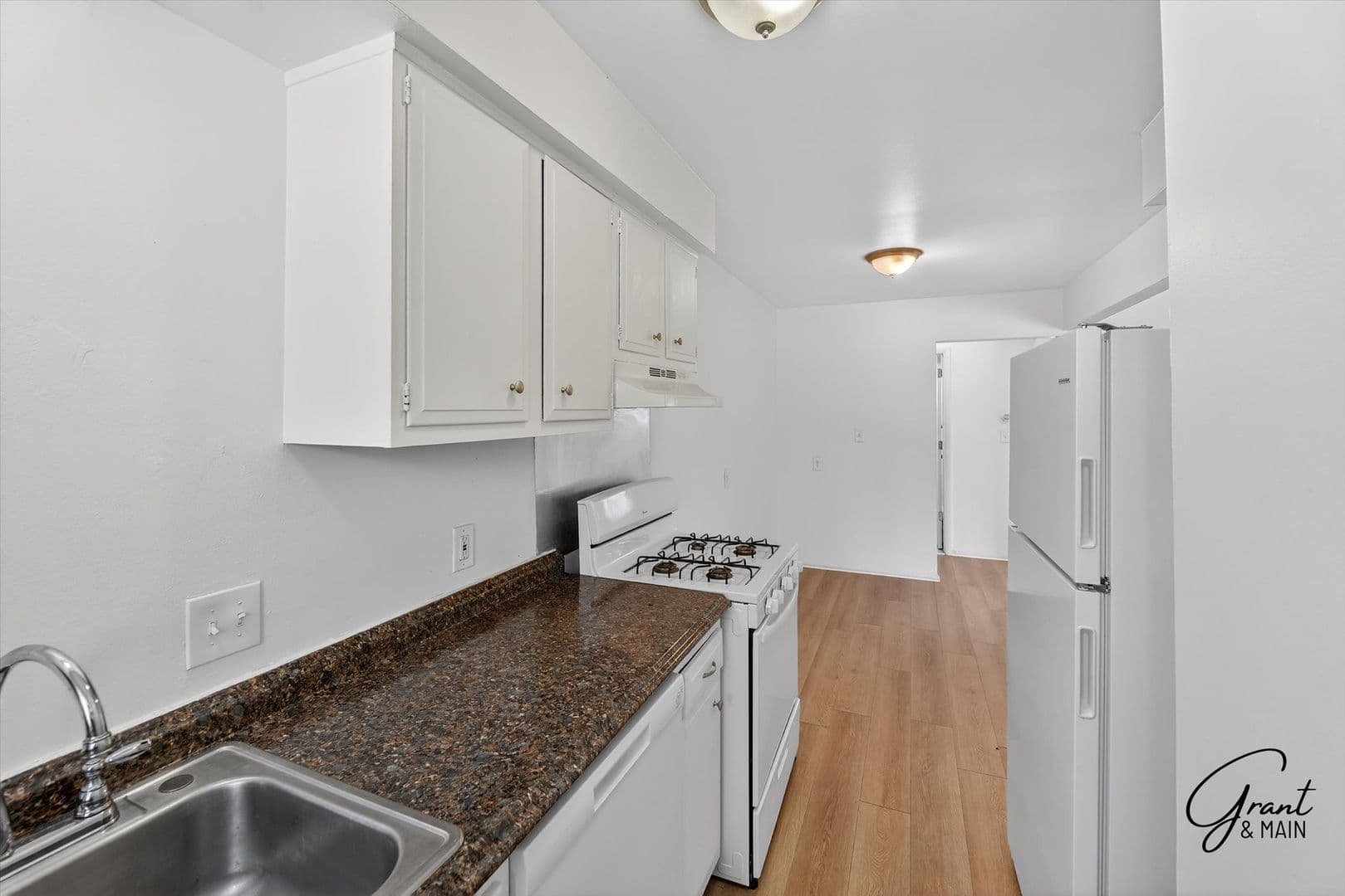 Garden City Apartment: 6409 Middlebelt