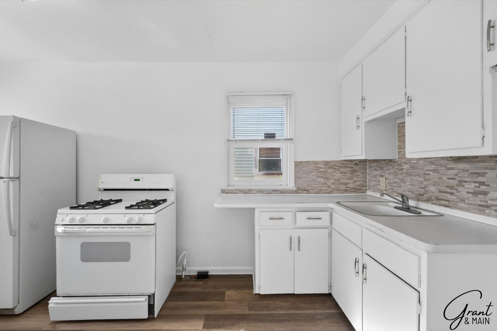 Detroit House: 20259 Oakfield