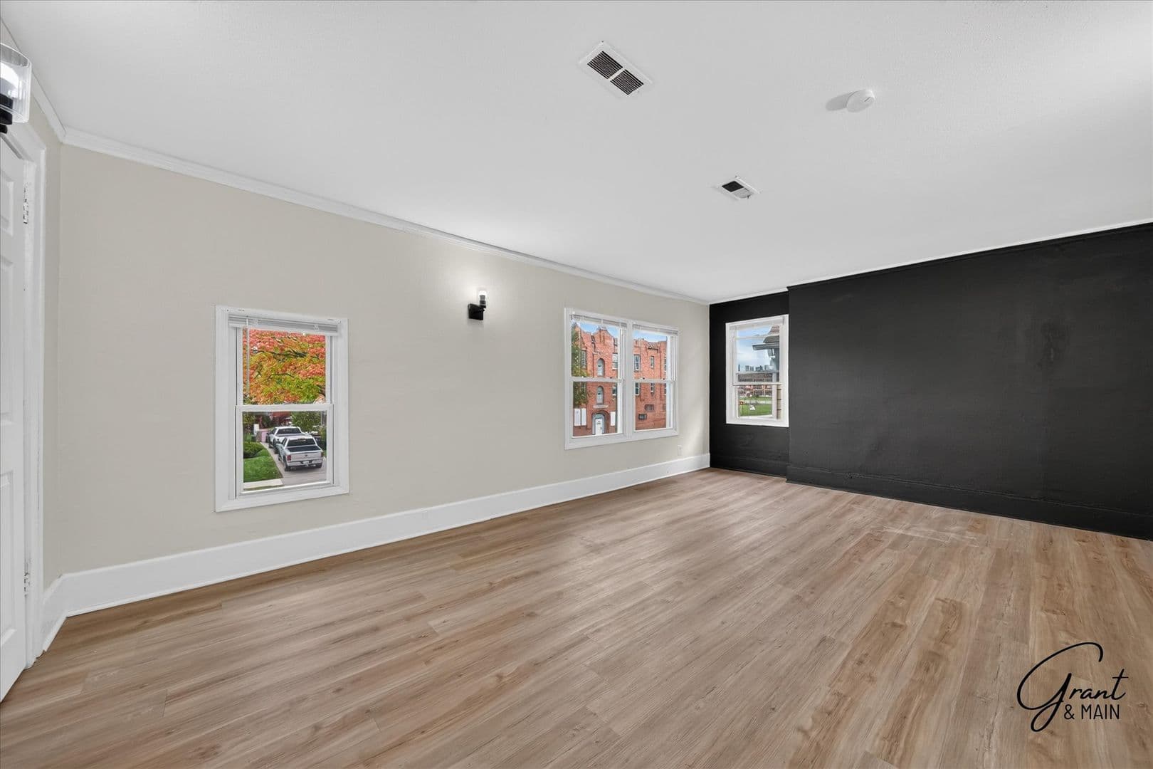 Detroit House: 2633 Burlingame St