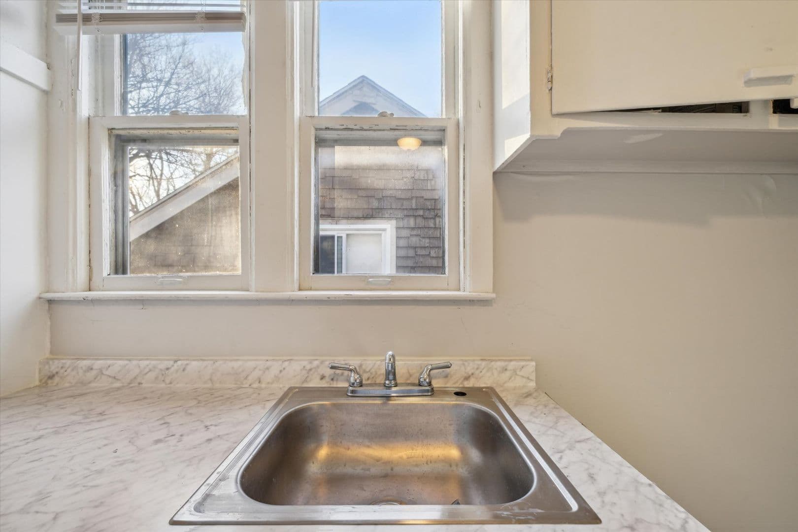 Detroit Apartment: 15758 Mendota