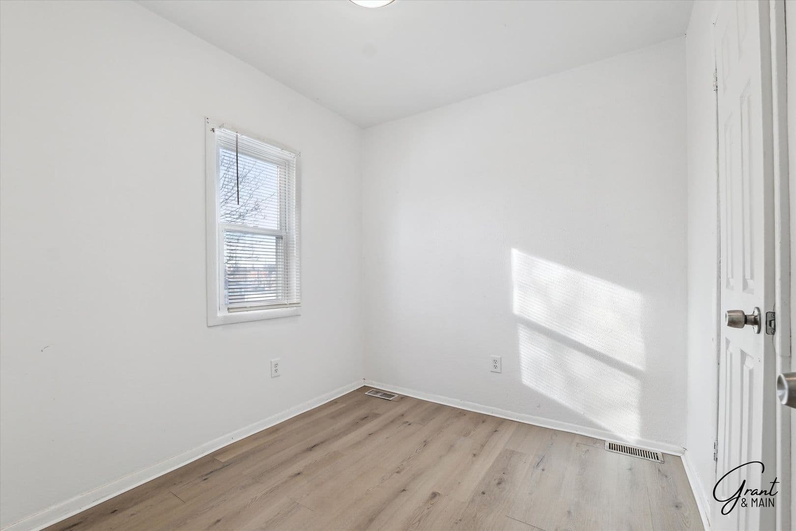 Warren House: 2615 Emmons