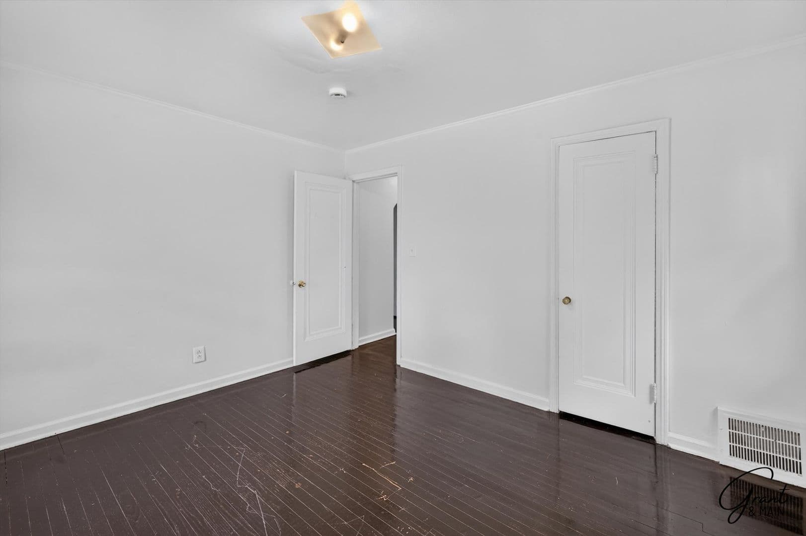 Clinton Township Apartment: 22107 15 Mile Rd