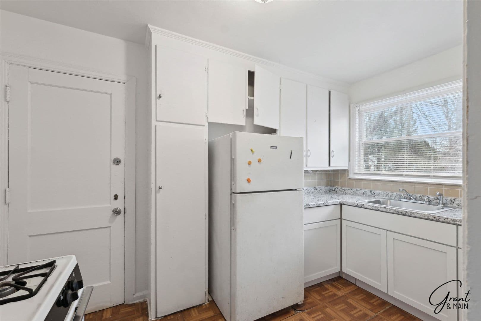 Detroit Apartment: 15818 Puritan