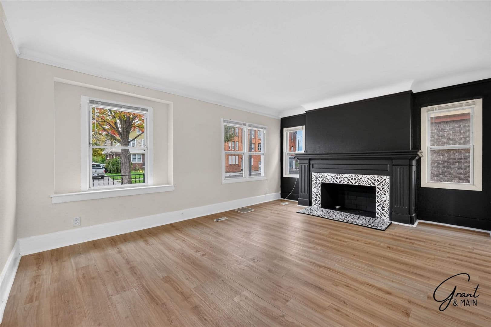 Detroit House: 2633 Burlingame St