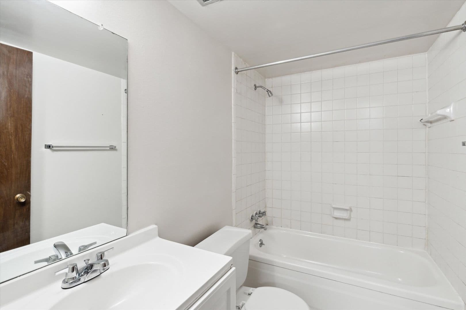 Detroit Apartment: 23740 Fenkell