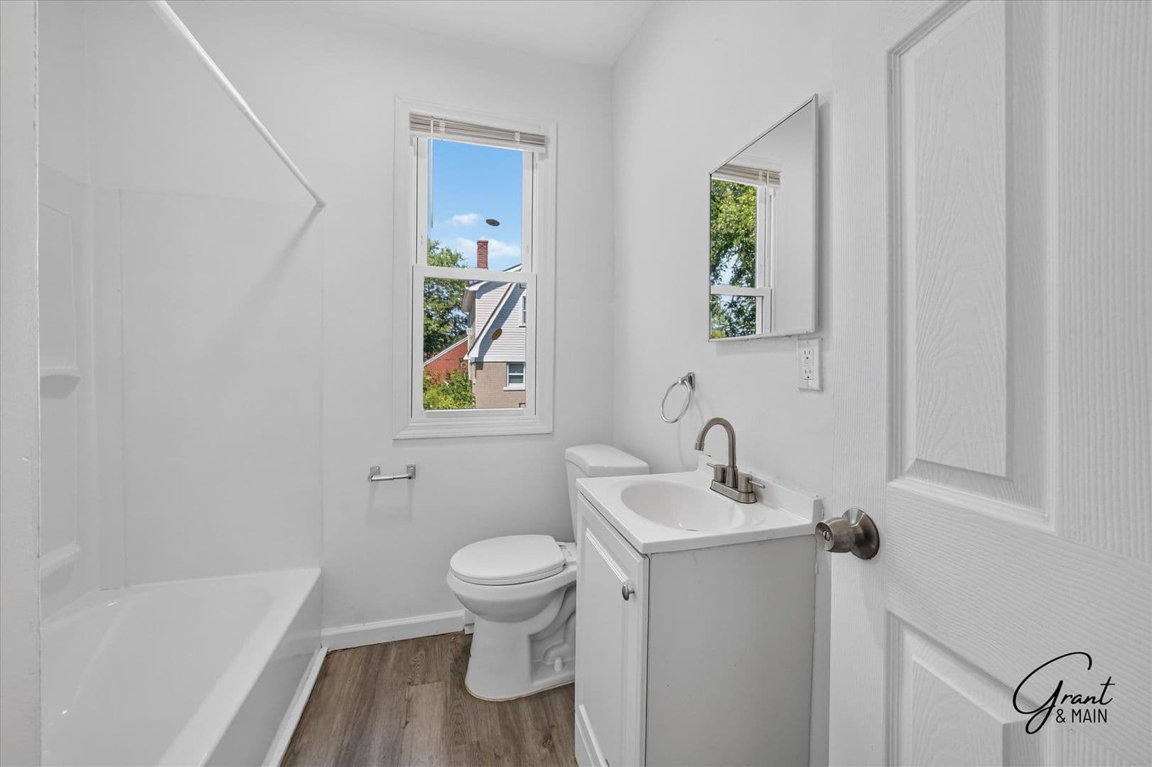 Detroit Apartment: 12932 Greiner