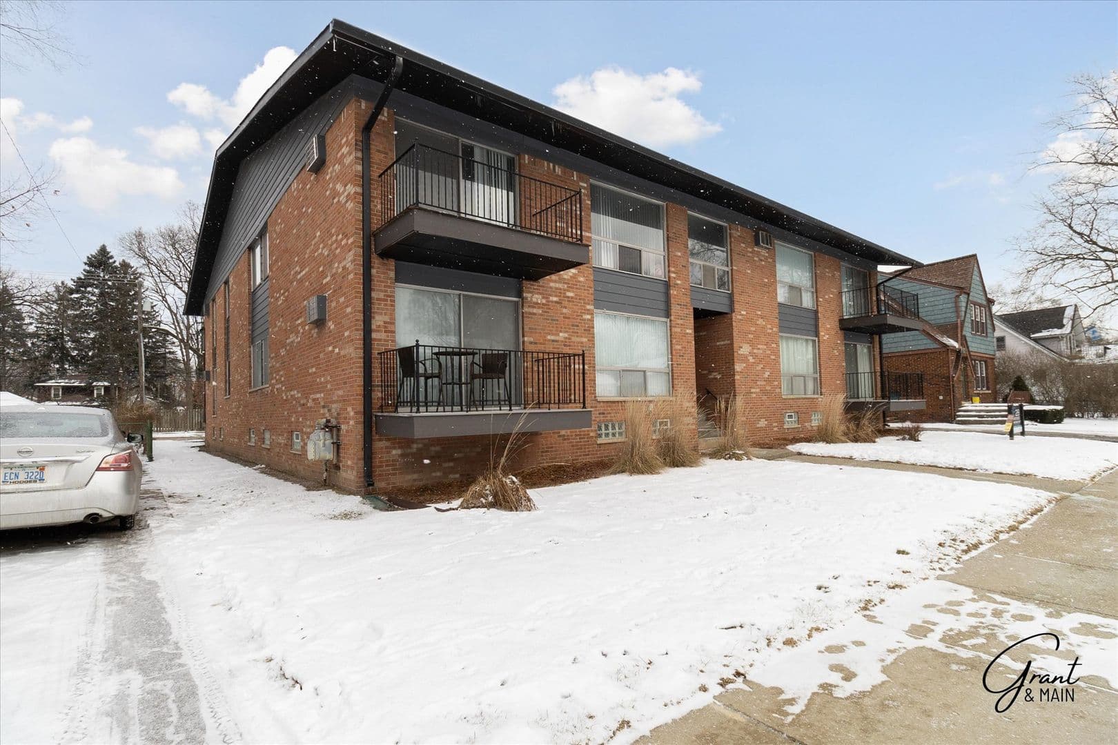 Ferndale Apartment: 271 E. Oakridge