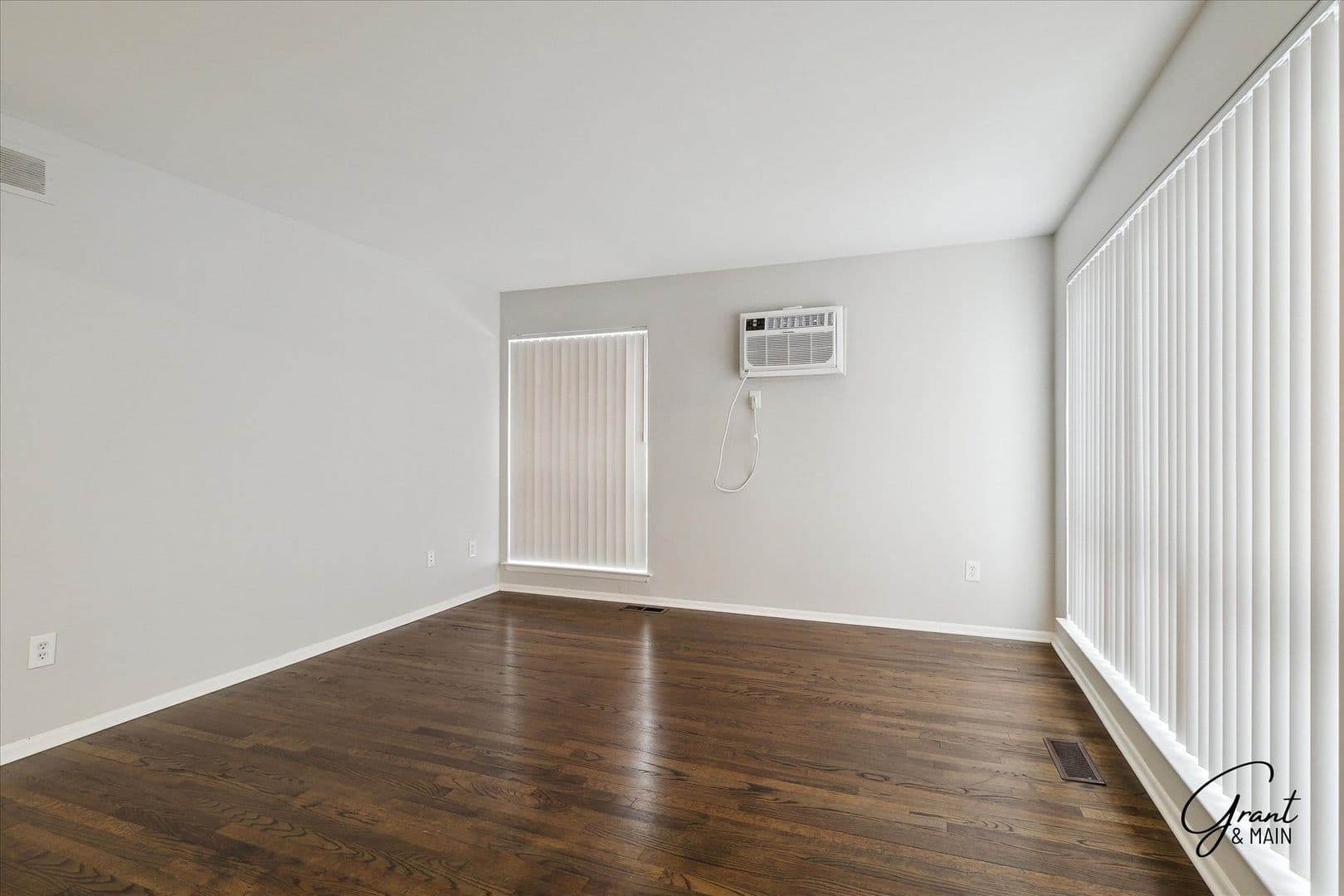 Ferndale Apartment: 271 E. Oakridge