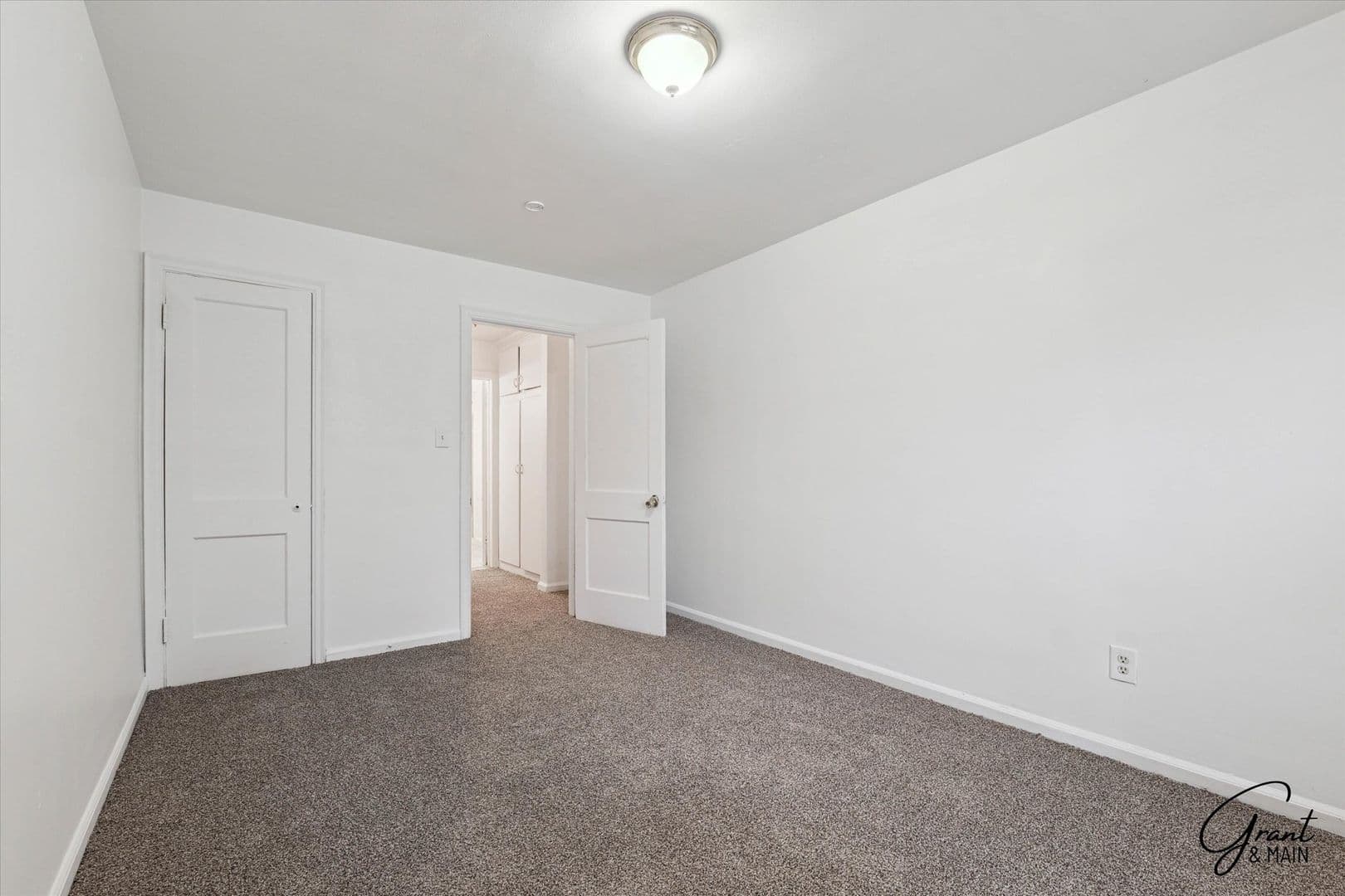 Detroit Apartment: 15818 Puritan