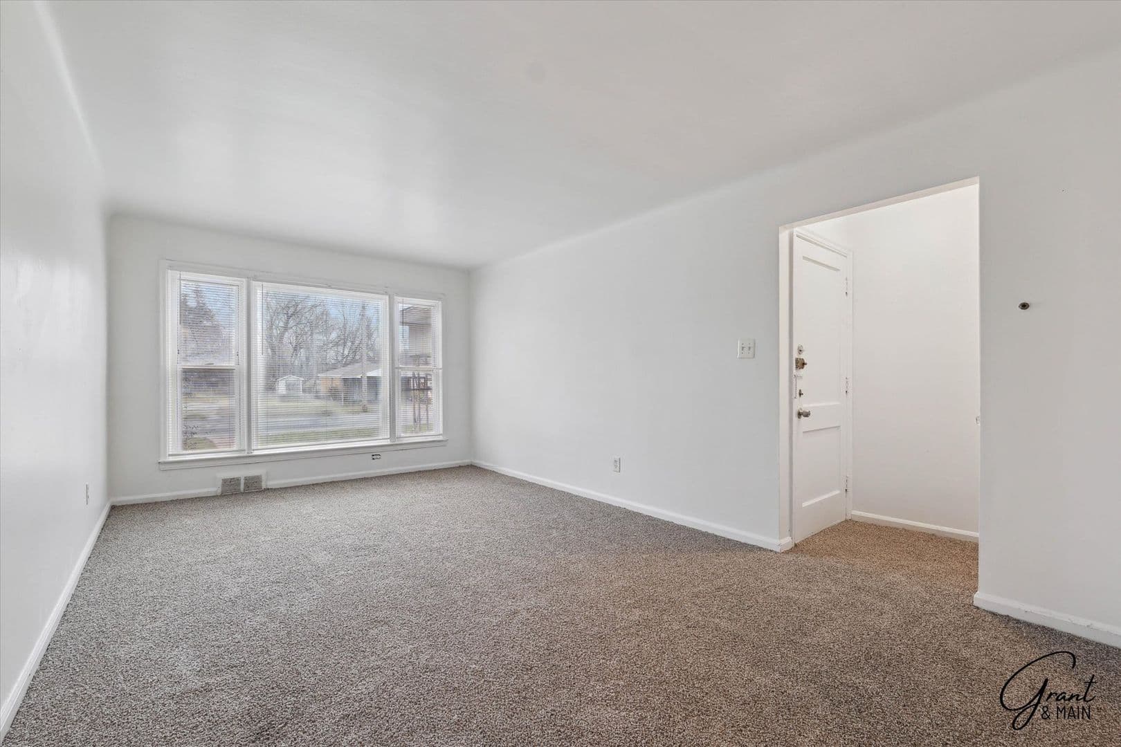 Detroit Apartment: 15818 Puritan