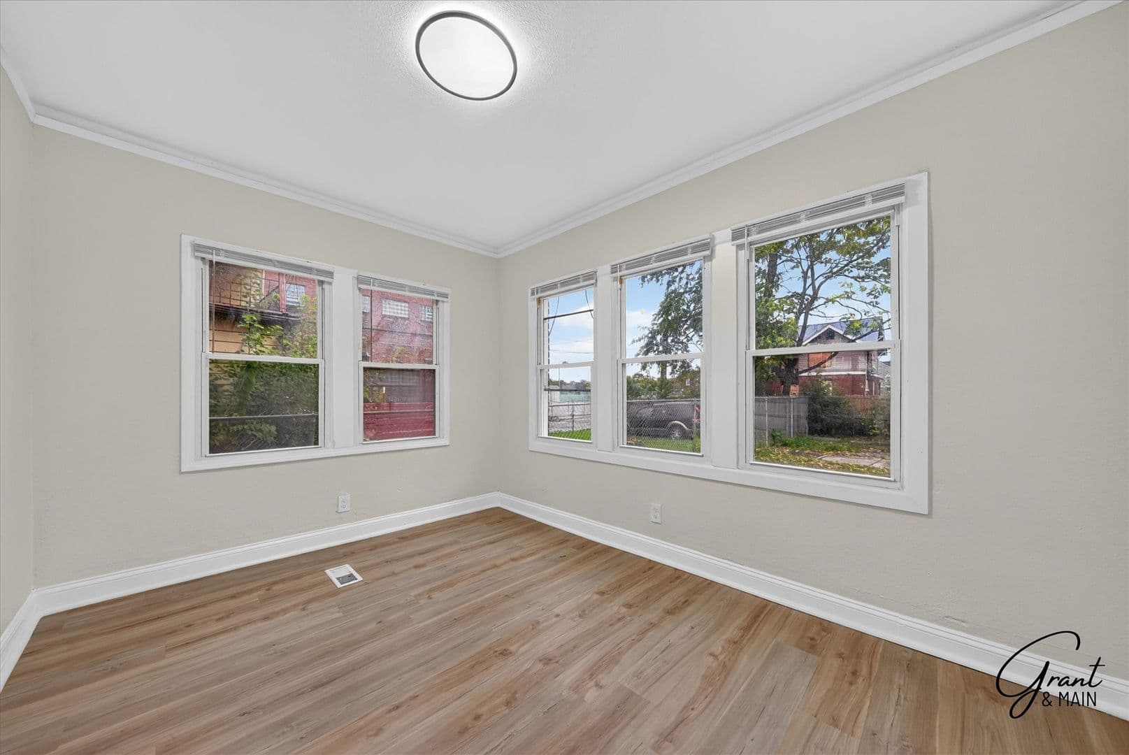 Detroit House: 2633 Burlingame St