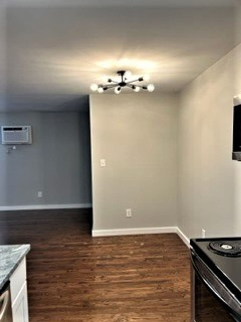 Ferndale Apartment: 590 E. Lewiston